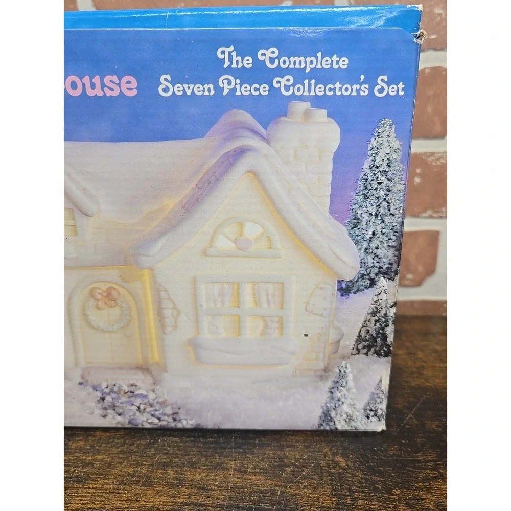Precious Moments Sugar Town Sams House Lighted Christmas House Collectible 7 Pc